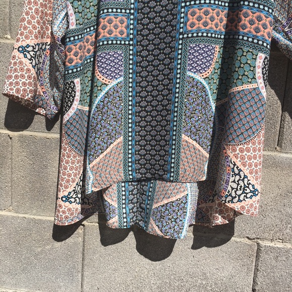 Rose + Olive Blouse Women’s 2X Floral 3/4 Sleeve Pink Blue Multi Pattern Hi Low - Picture 3 of 12